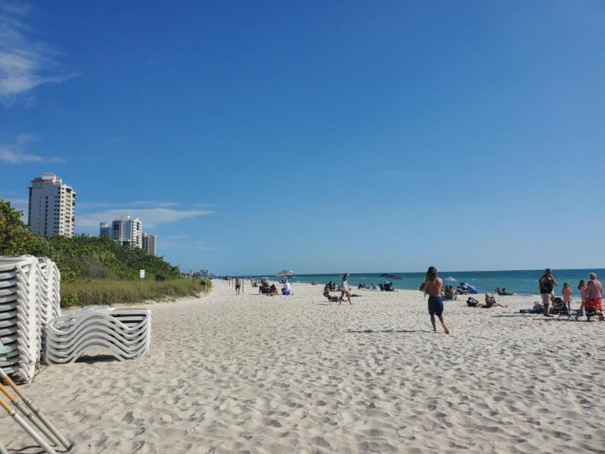 Few Steps To Ocean-4 Beach Cruisers & Free Parking & Private Backyard Jacksonville Beach Eksteriør bilde