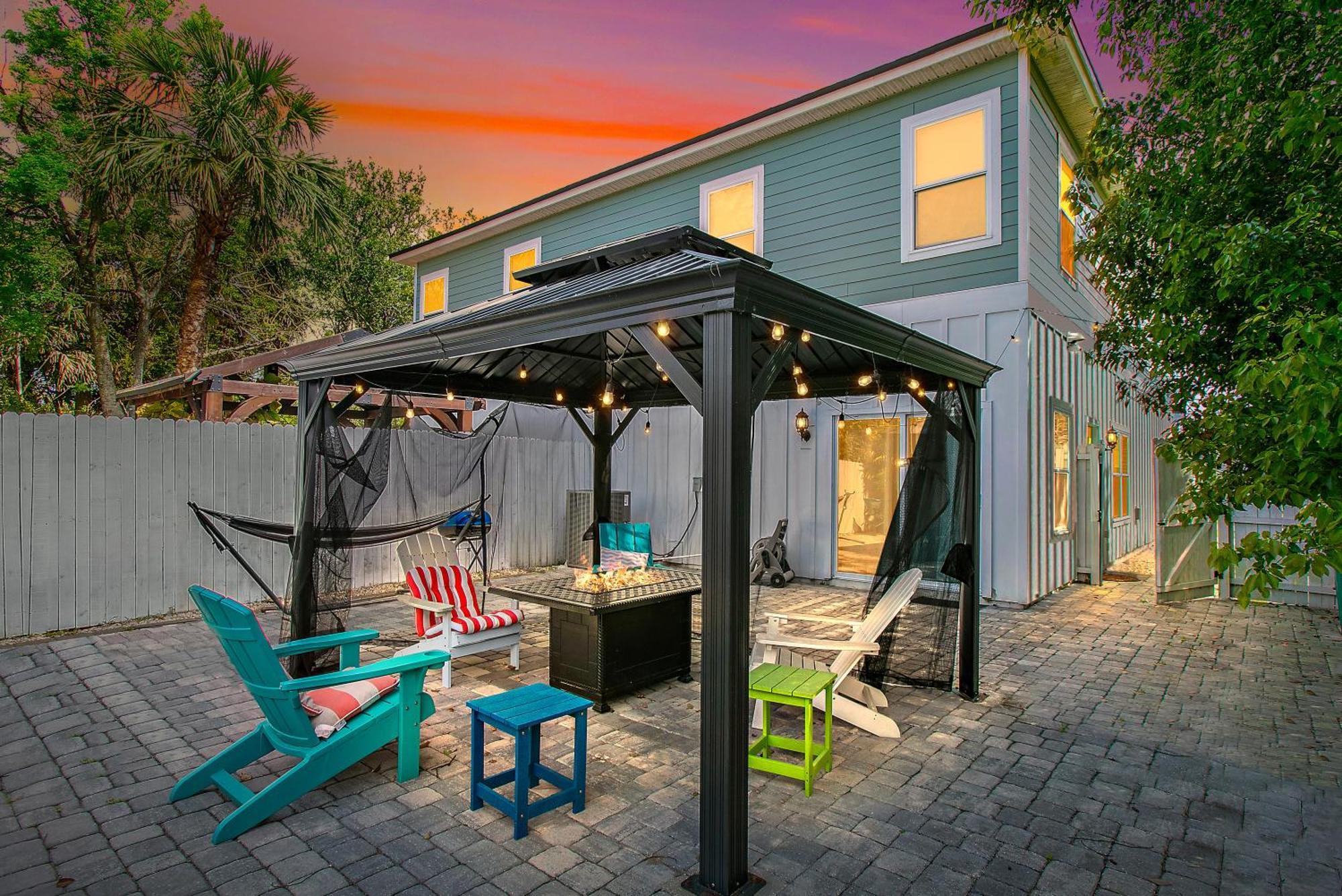 Few Steps To Ocean-4 Beach Cruisers & Free Parking & Private Backyard Jacksonville Beach Eksteriør bilde